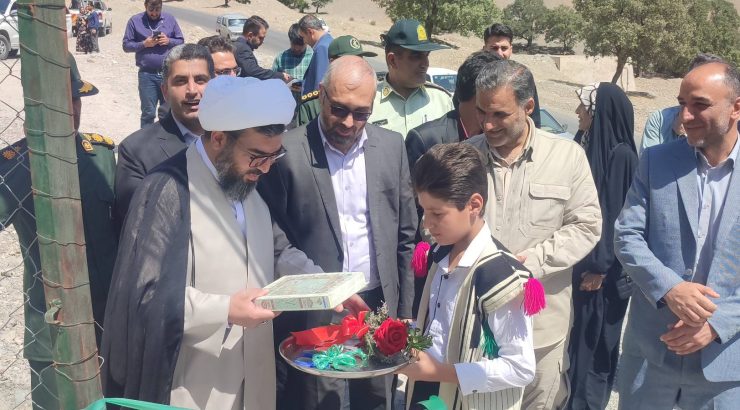 افتتاح زمین چمن مینی فوتبال در روستاهای شهرستان الیگودرز